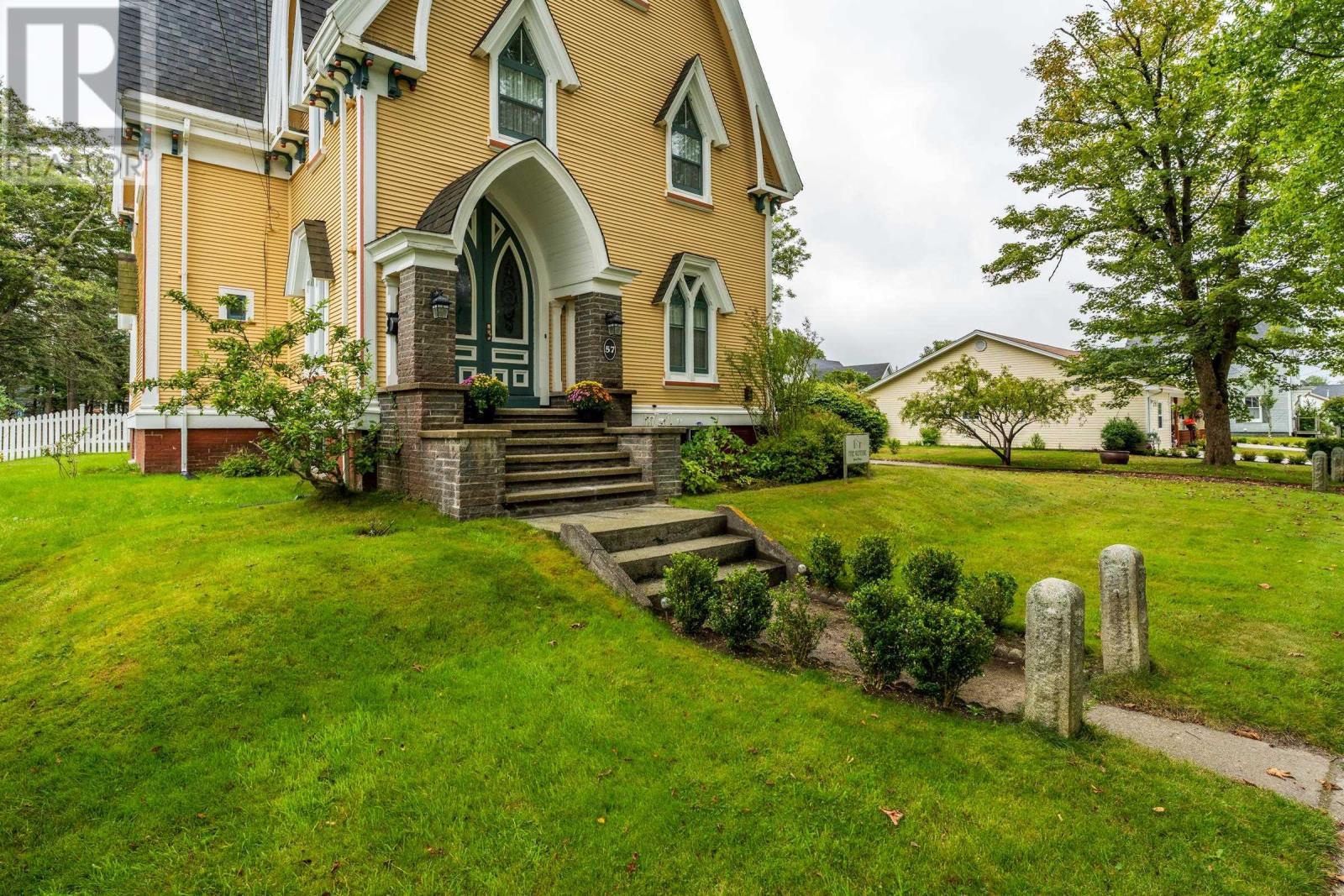 57 William Street, Yarmouth, Nova Scotia  B5A 1Y4 - Photo 3 - 202522237