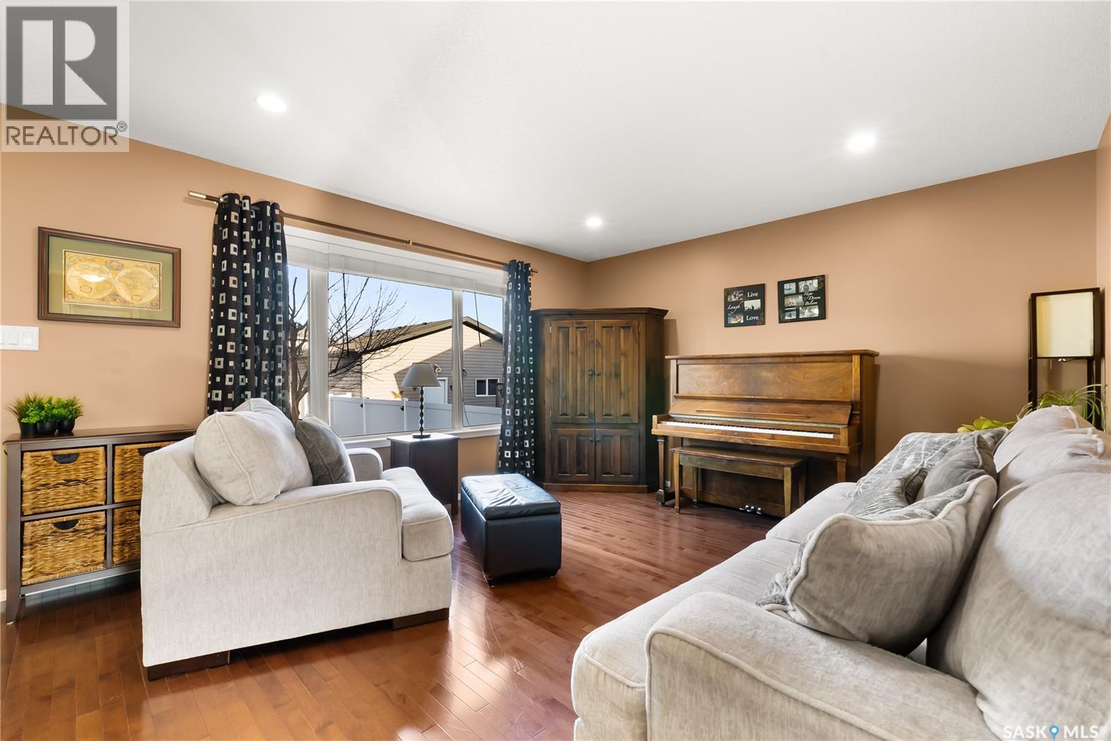 4466 Nicurity Drive, Regina, Saskatchewan  S4X 0C3 - Photo 3 - SK023545