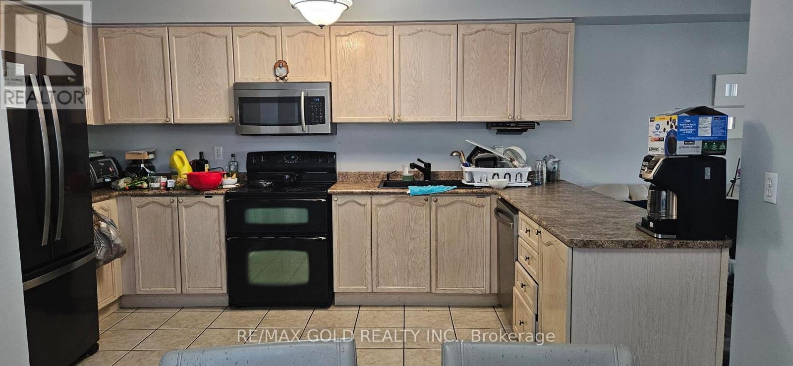 69 Milkweed Crescent, Brampton, Ontario L7A 2G5 - Photo 3 - W12519974