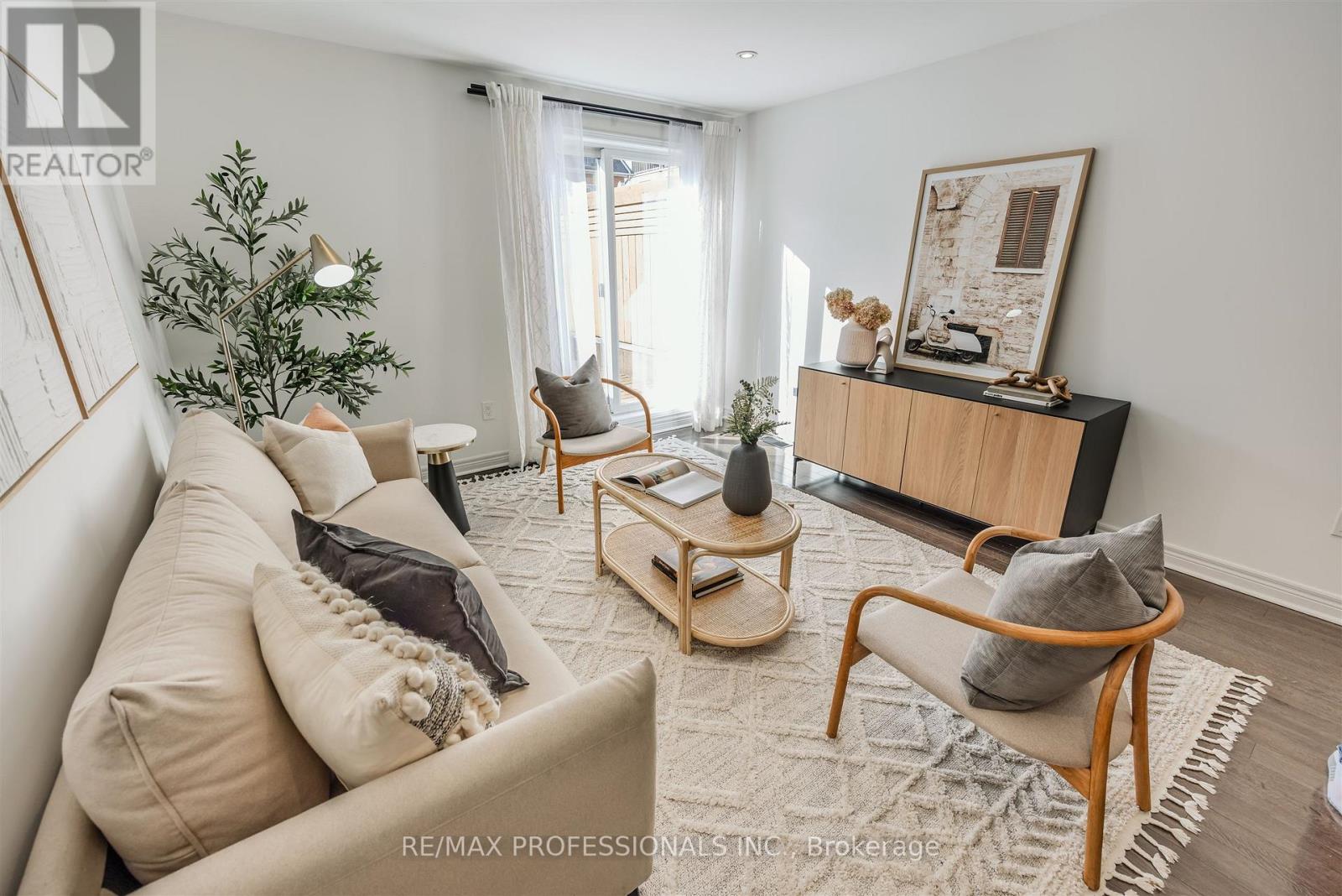 760 Rhodes Avenue, Toronto, Ontario  M4J 4X6 - Photo 10 - E12520562