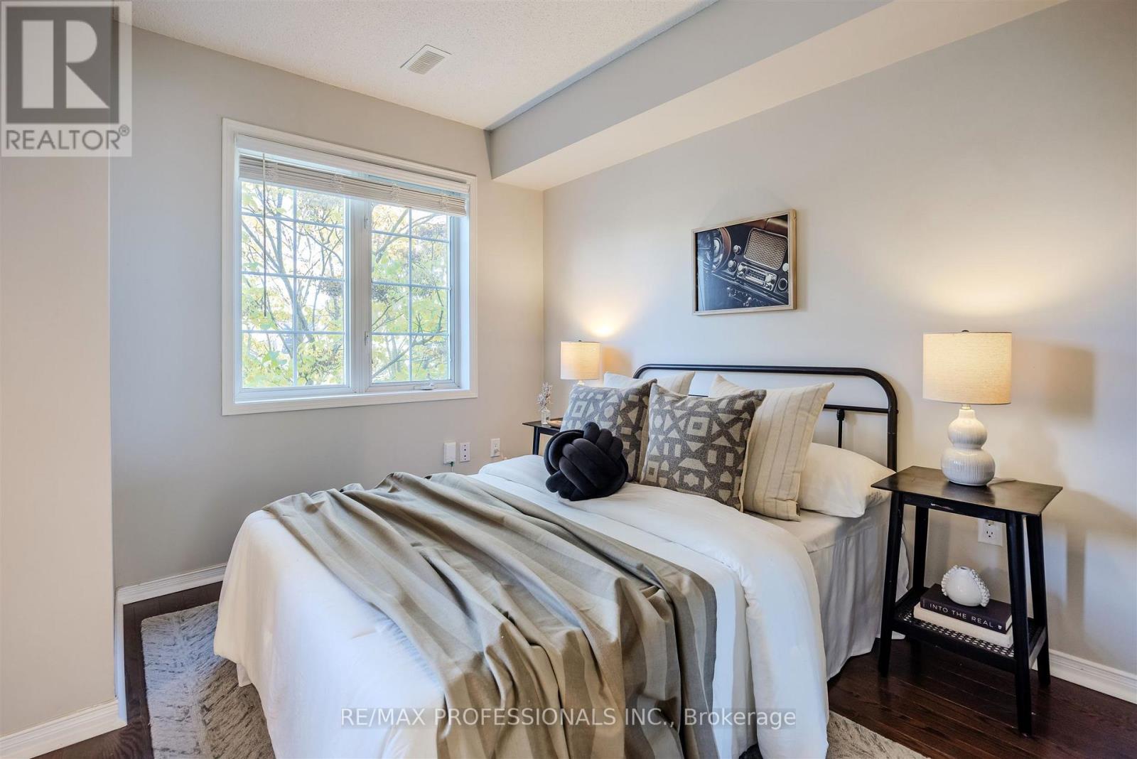 760 Rhodes Avenue, Toronto, Ontario  M4J 4X6 - Photo 13 - E12520562