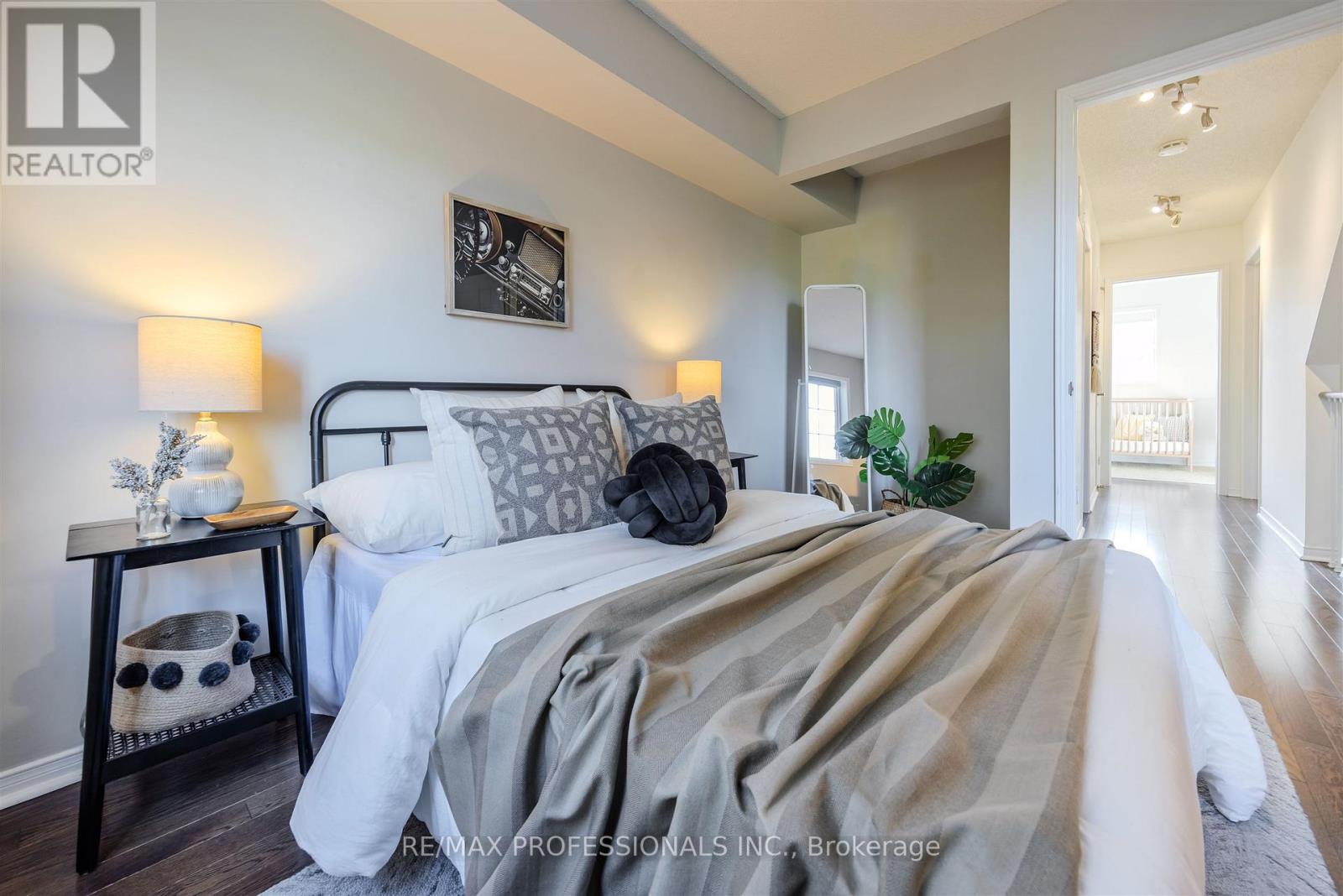 760 Rhodes Avenue, Toronto, Ontario  M4J 4X6 - Photo 14 - E12520562