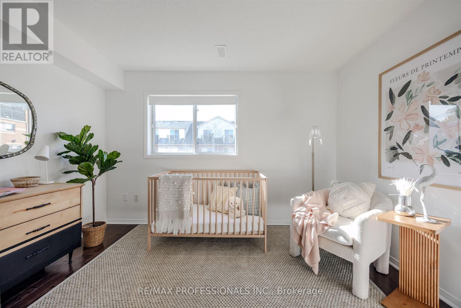 760 Rhodes Avenue, Toronto, Ontario  M4J 4X6 - Photo 16 - E12520562