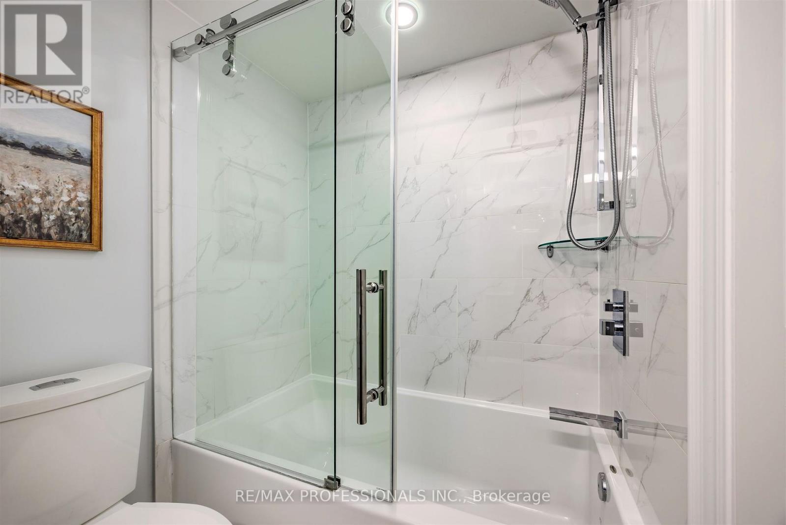 760 Rhodes Avenue, Toronto, Ontario  M4J 4X6 - Photo 20 - E12520562