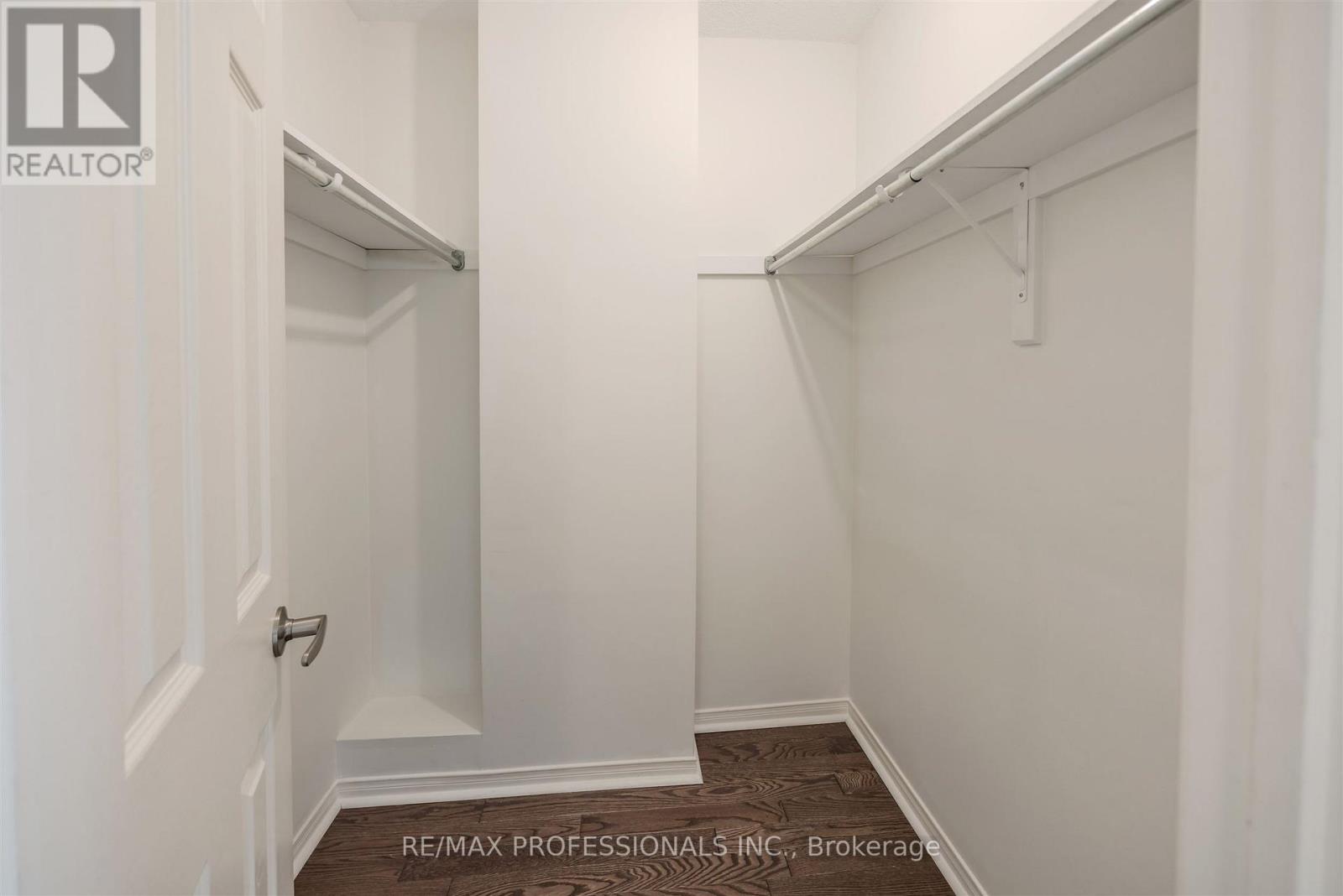 760 Rhodes Avenue, Toronto, Ontario  M4J 4X6 - Photo 27 - E12520562