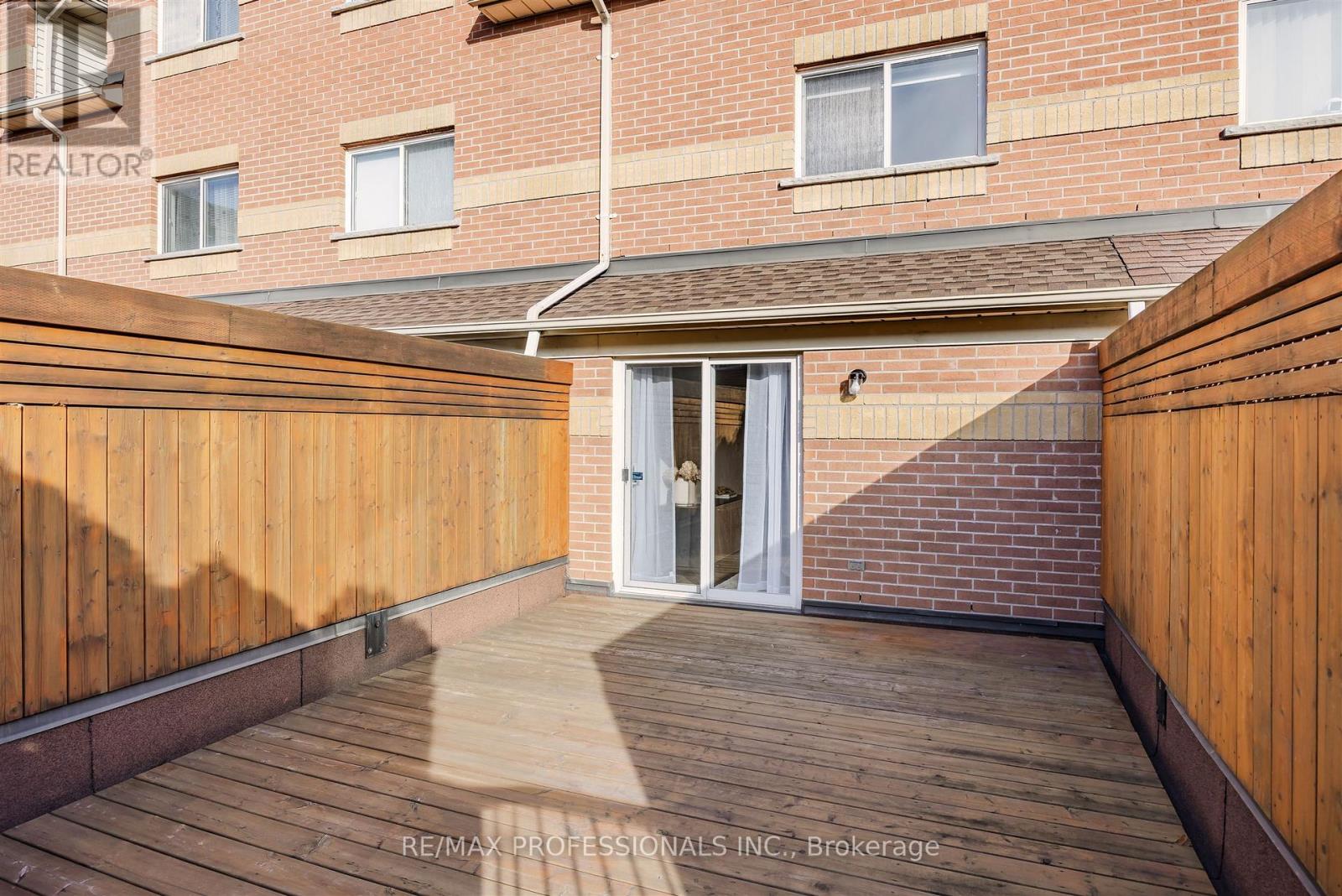 760 Rhodes Avenue, Toronto, Ontario  M4J 4X6 - Photo 31 - E12520562