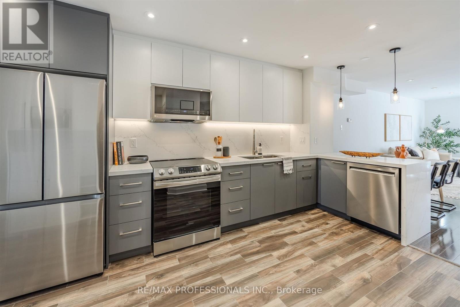 760 Rhodes Avenue, Toronto, Ontario  M4J 4X6 - Photo 4 - E12520562