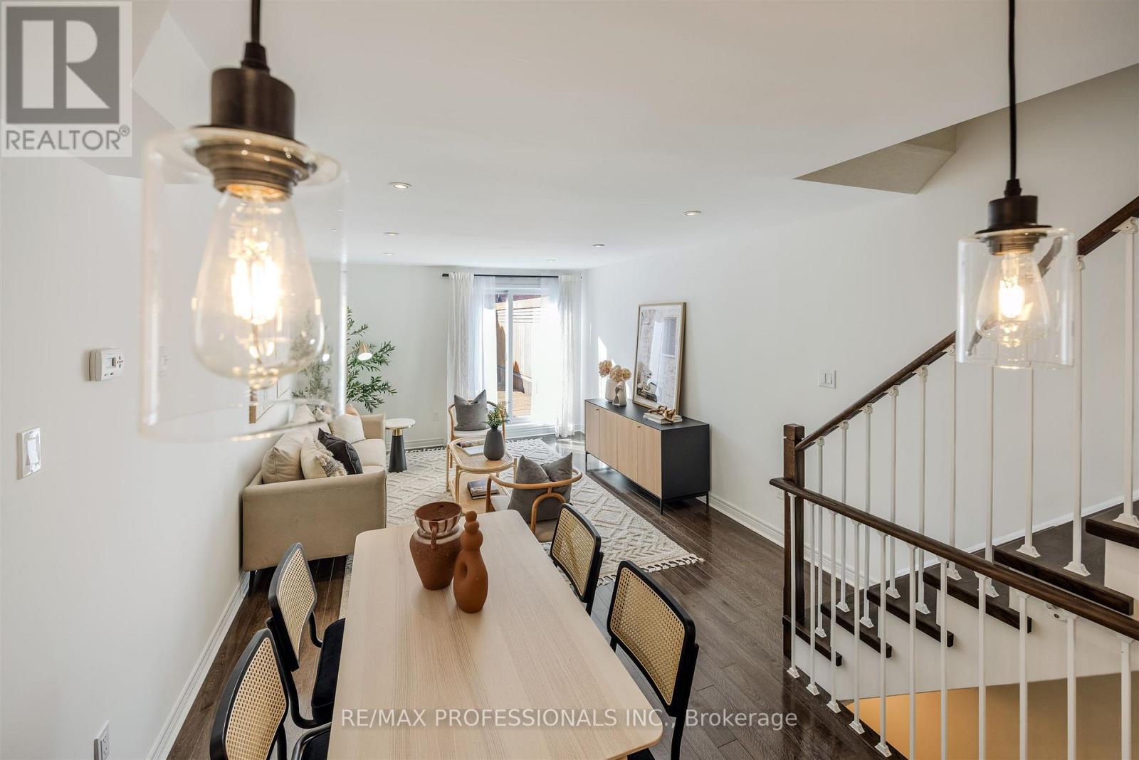 760 Rhodes Avenue, Toronto, Ontario  M4J 4X6 - Photo 8 - E12520562