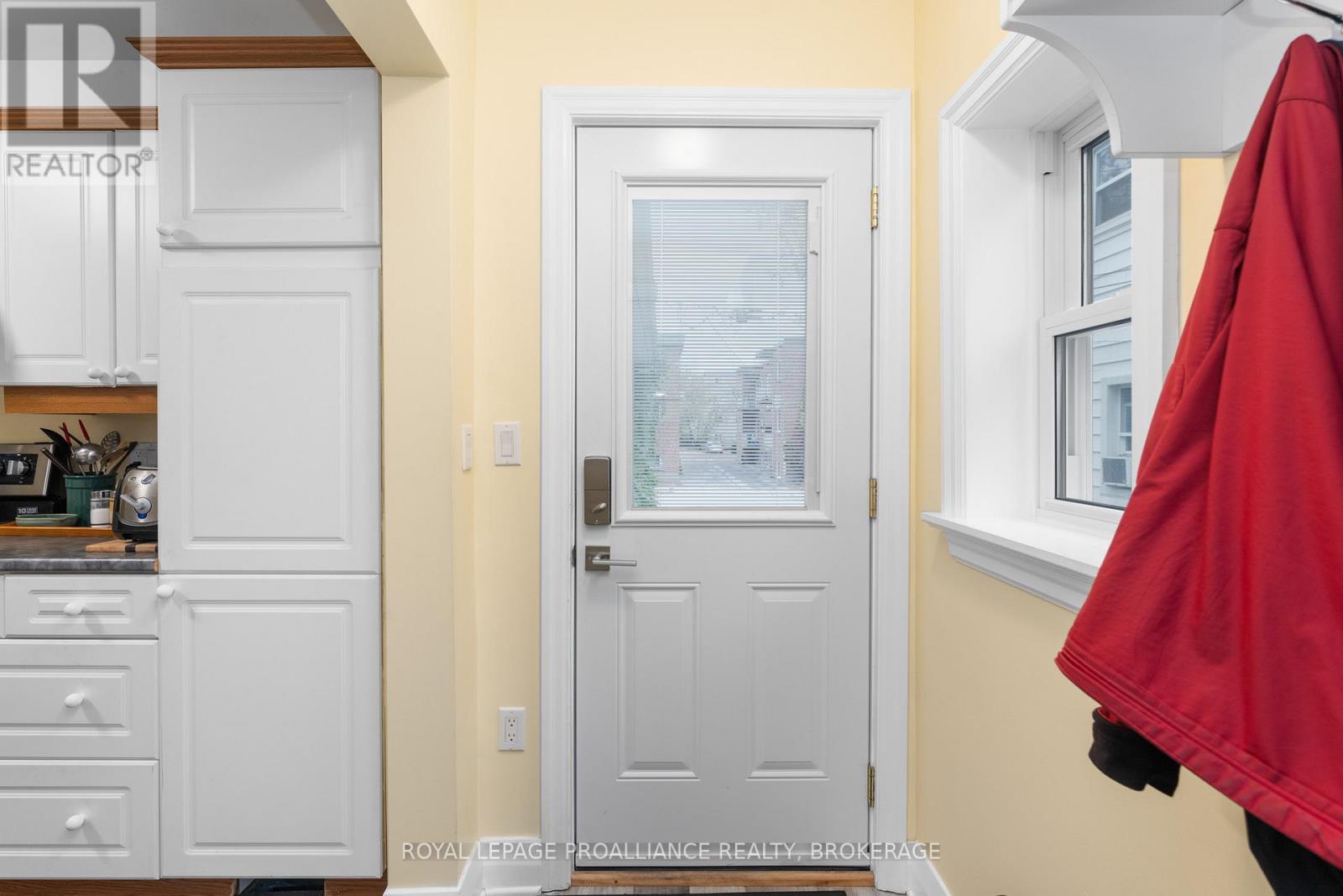 58 Stanley Street, Kingston (East Of Sir John A. Blvd), Ontario  K7K 1Y1 - Photo 15 - X12520596