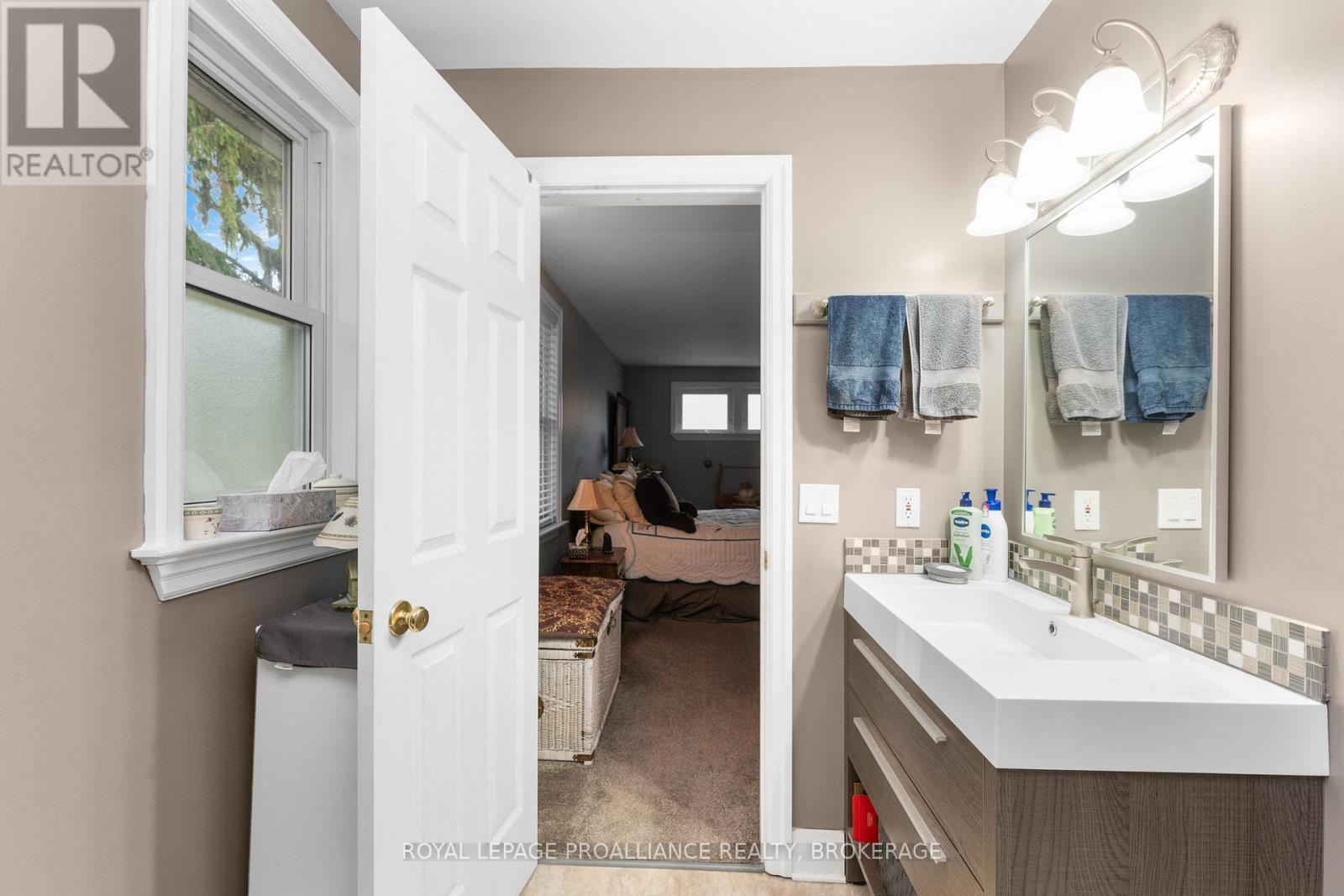 58 Stanley Street, Kingston (East Of Sir John A. Blvd), Ontario  K7K 1Y1 - Photo 25 - X12520596