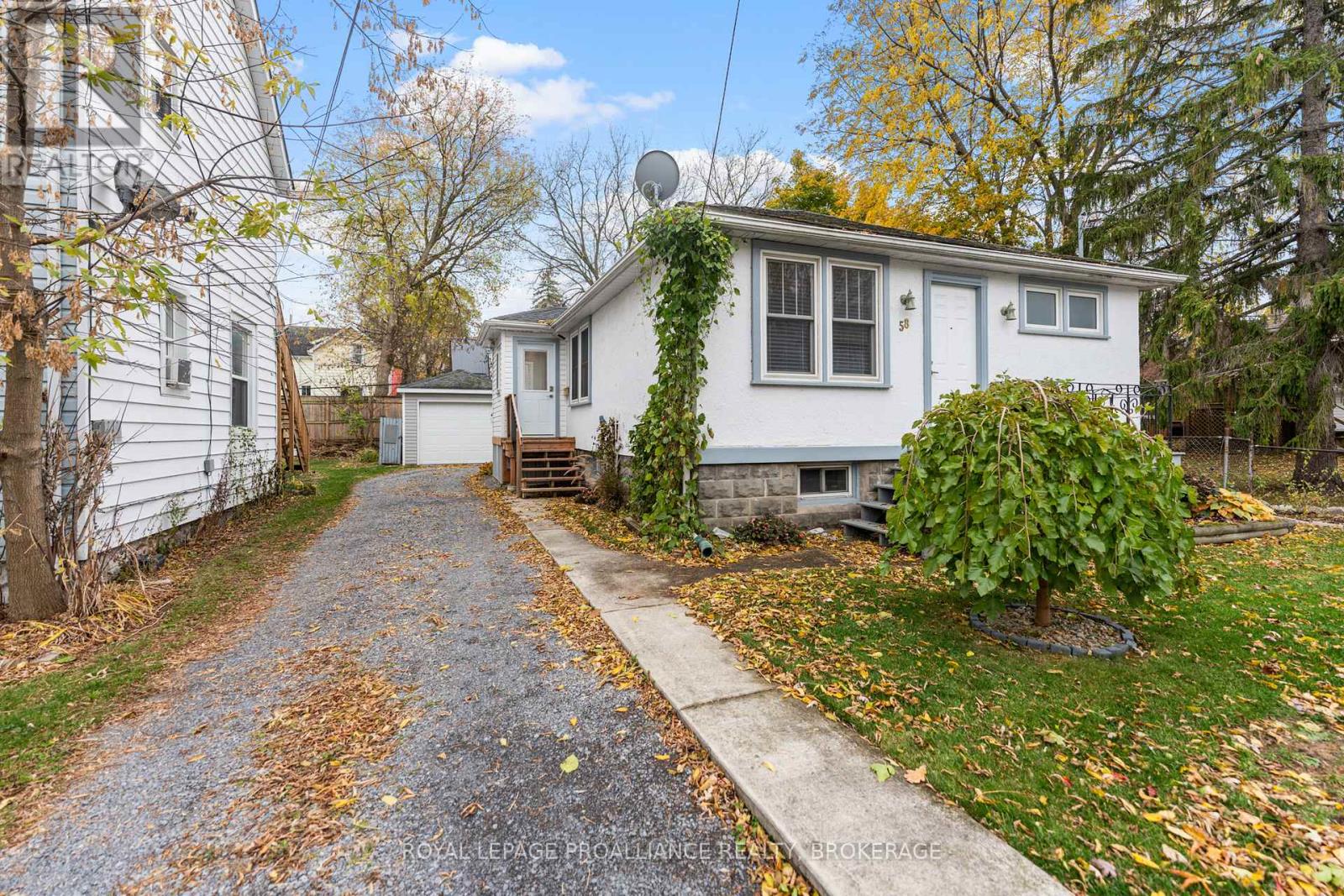 58 Stanley Street, Kingston (East Of Sir John A. Blvd), Ontario  K7K 1Y1 - Photo 4 - X12520596