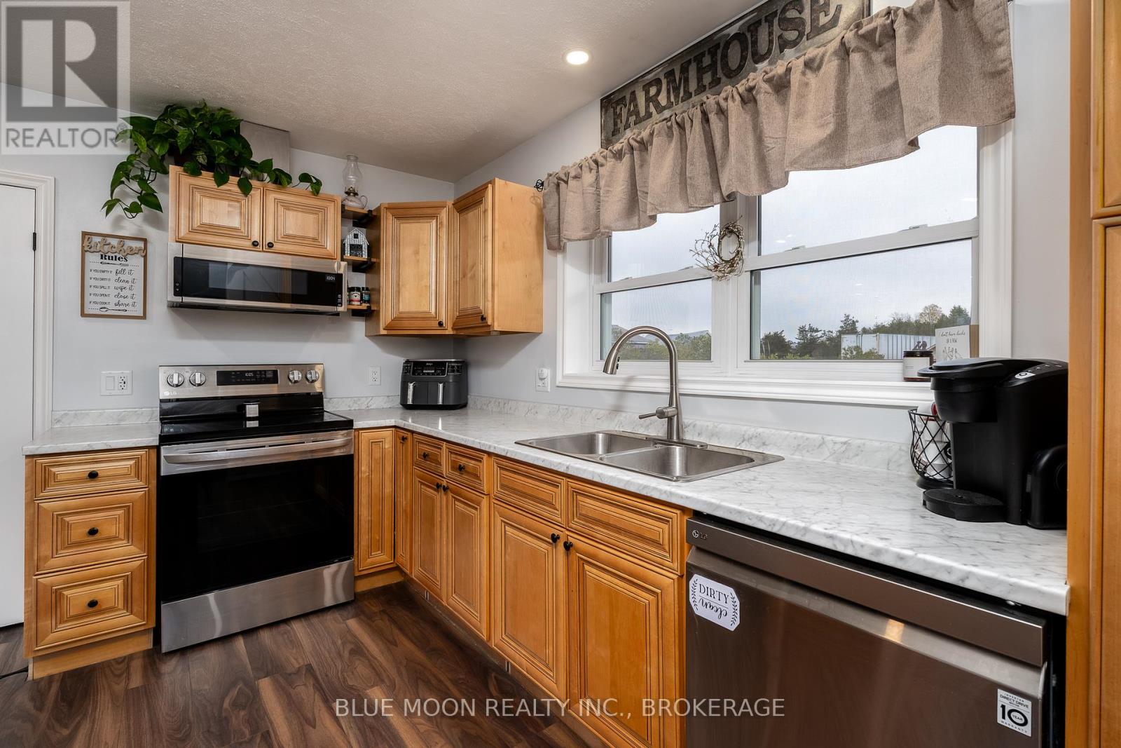 601 Millhaven Road, Loyalist (Lennox And Addington - South), Ontario  K0H 2H0 - Photo 11 - X12520684