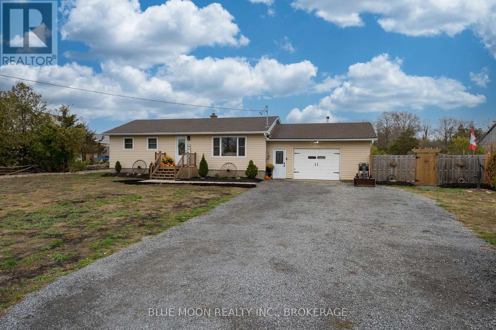 601 Millhaven Road, Loyalist (Lennox And Addington - South), Ontario  K0H 2H0 - Photo 2 - X12520684