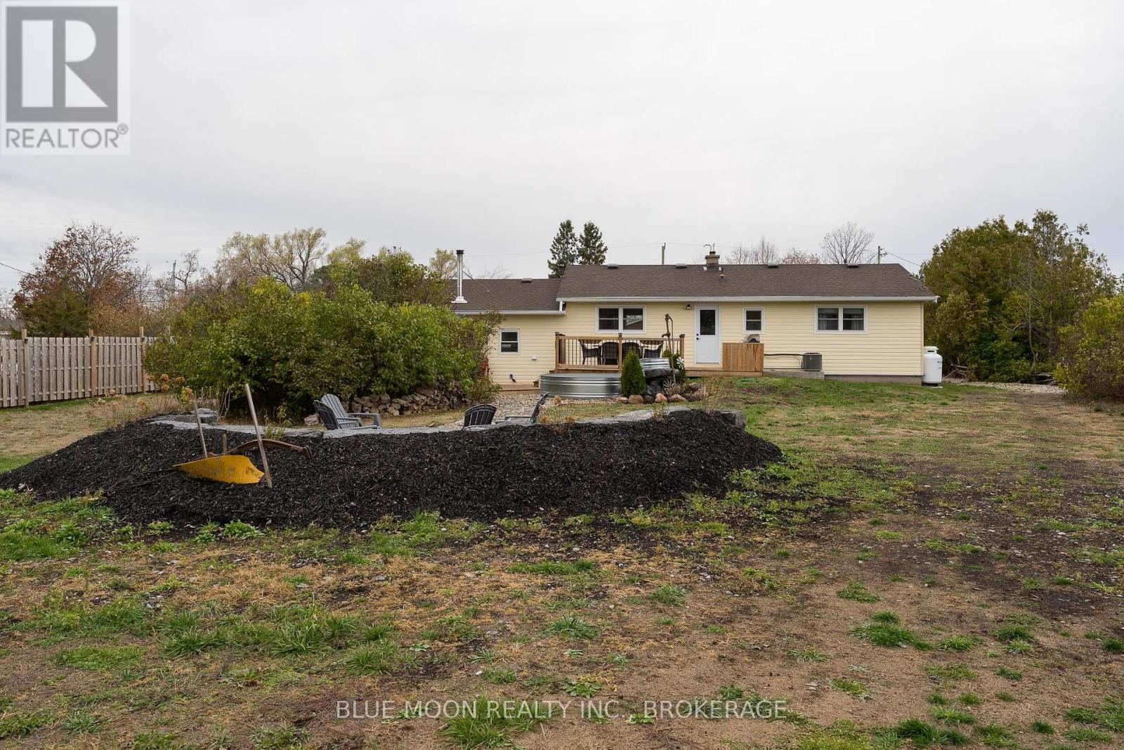 601 Millhaven Road, Loyalist (Lennox And Addington - South), Ontario  K0H 2H0 - Photo 24 - X12520684