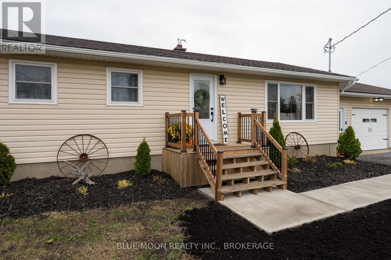 601 Millhaven Road, Loyalist (Lennox And Addington - South), Ontario  K0H 2H0 - Photo 3 - X12520684