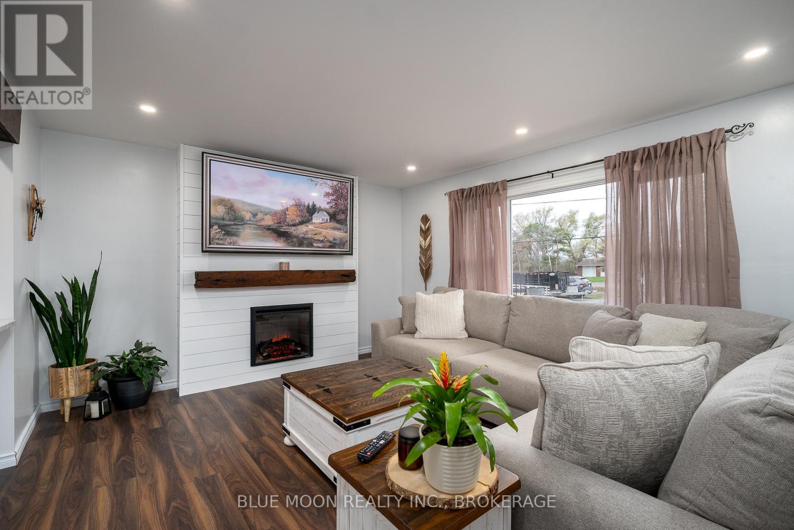 601 Millhaven Road, Loyalist (Lennox And Addington - South), Ontario  K0H 2H0 - Photo 7 - X12520684