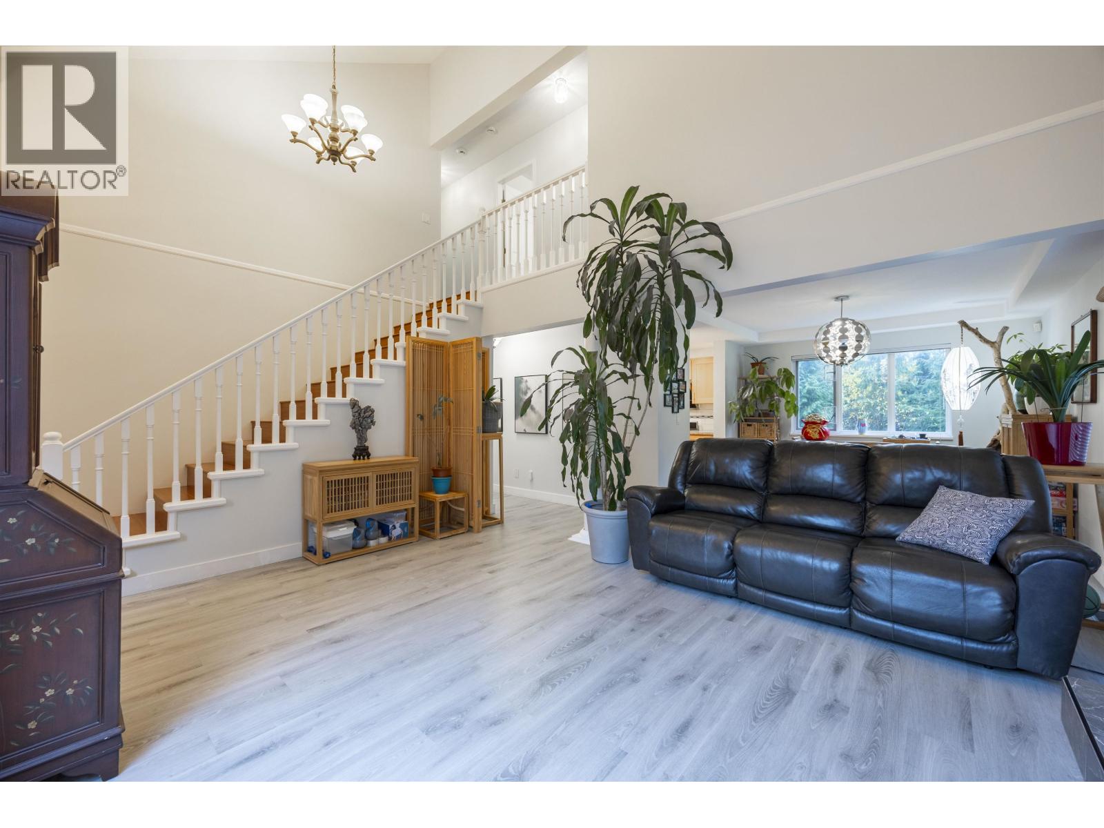 1590 Plateau Crescent, Coquitlam, British Columbia  V3E 3B3 - Photo 9 - R3063411