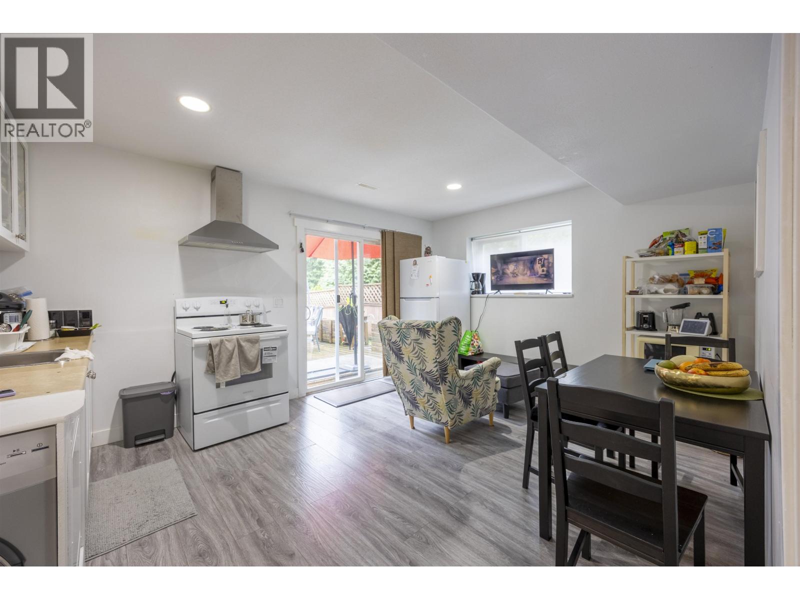 1590 Plateau Crescent, Coquitlam, British Columbia  V3E 3B3 - Photo 25 - R3063411