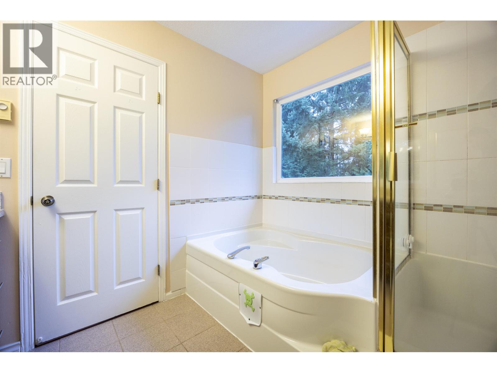 1590 Plateau Crescent, Coquitlam, British Columbia  V3E 3B3 - Photo 30 - R3063411