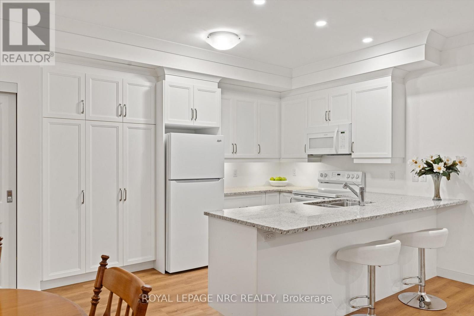 202 - 105 Vansickle Road, St. Catharines, Ontario  L2S 0G4 - Photo 26 - X12520632