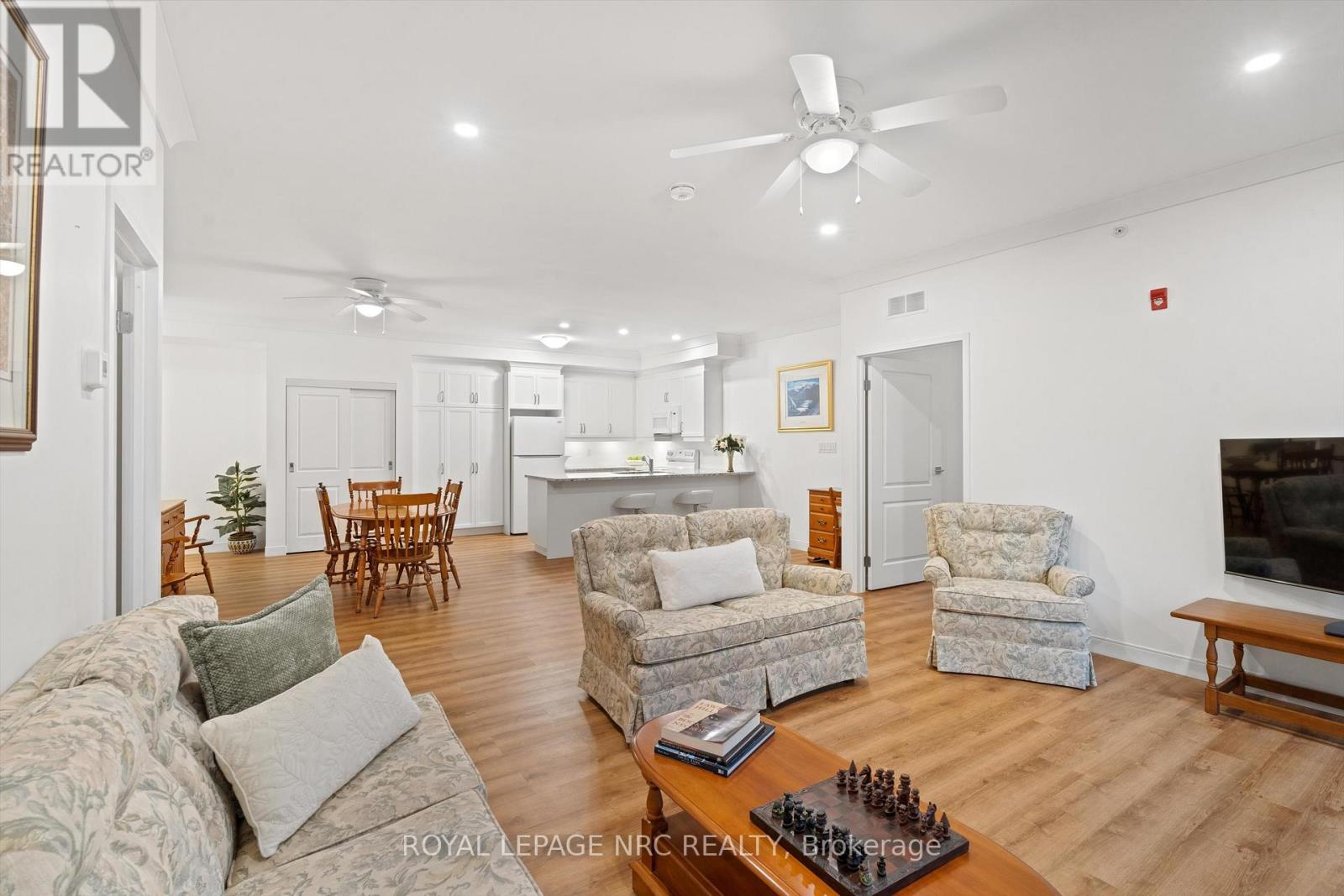 202 - 105 Vansickle Road, St. Catharines, Ontario  L2S 0G4 - Photo 34 - X12520632