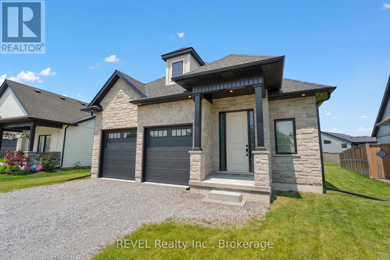 3532 Canfield Crescent, Fort Erie, Ontario  L0S 1S0 - Photo 1 - X12520696