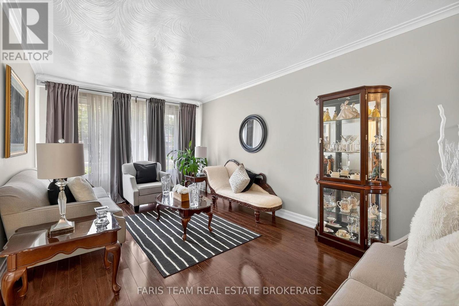 38 Collingdale Road, Toronto, Ontario  M9V 3R1 - Photo 11 - W12520538