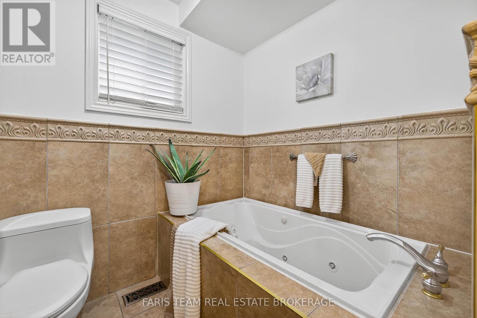 38 Collingdale Road, Toronto, Ontario  M9V 3R1 - Photo 19 - W12520538