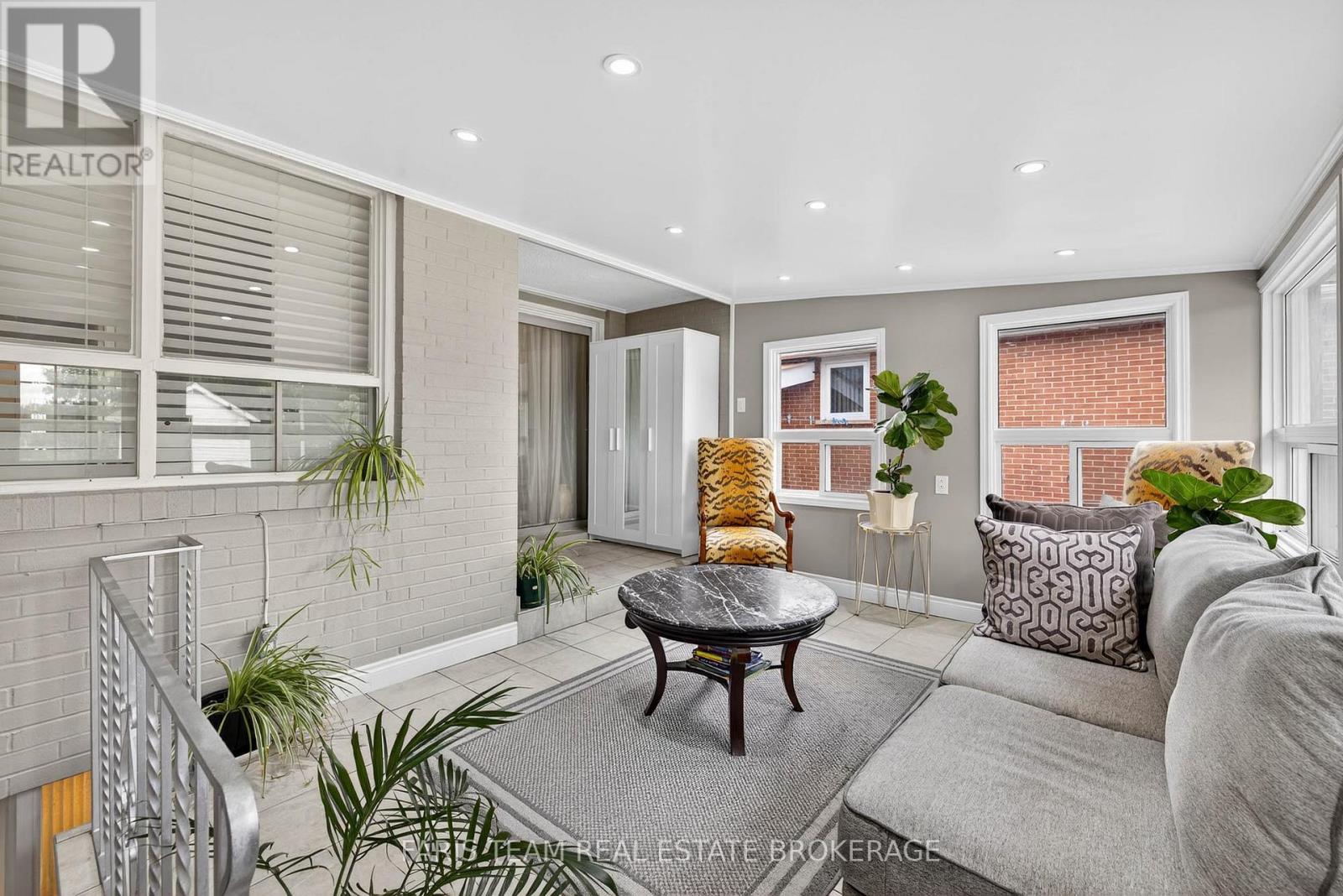 38 Collingdale Road, Toronto, Ontario  M9V 3R1 - Photo 22 - W12520538