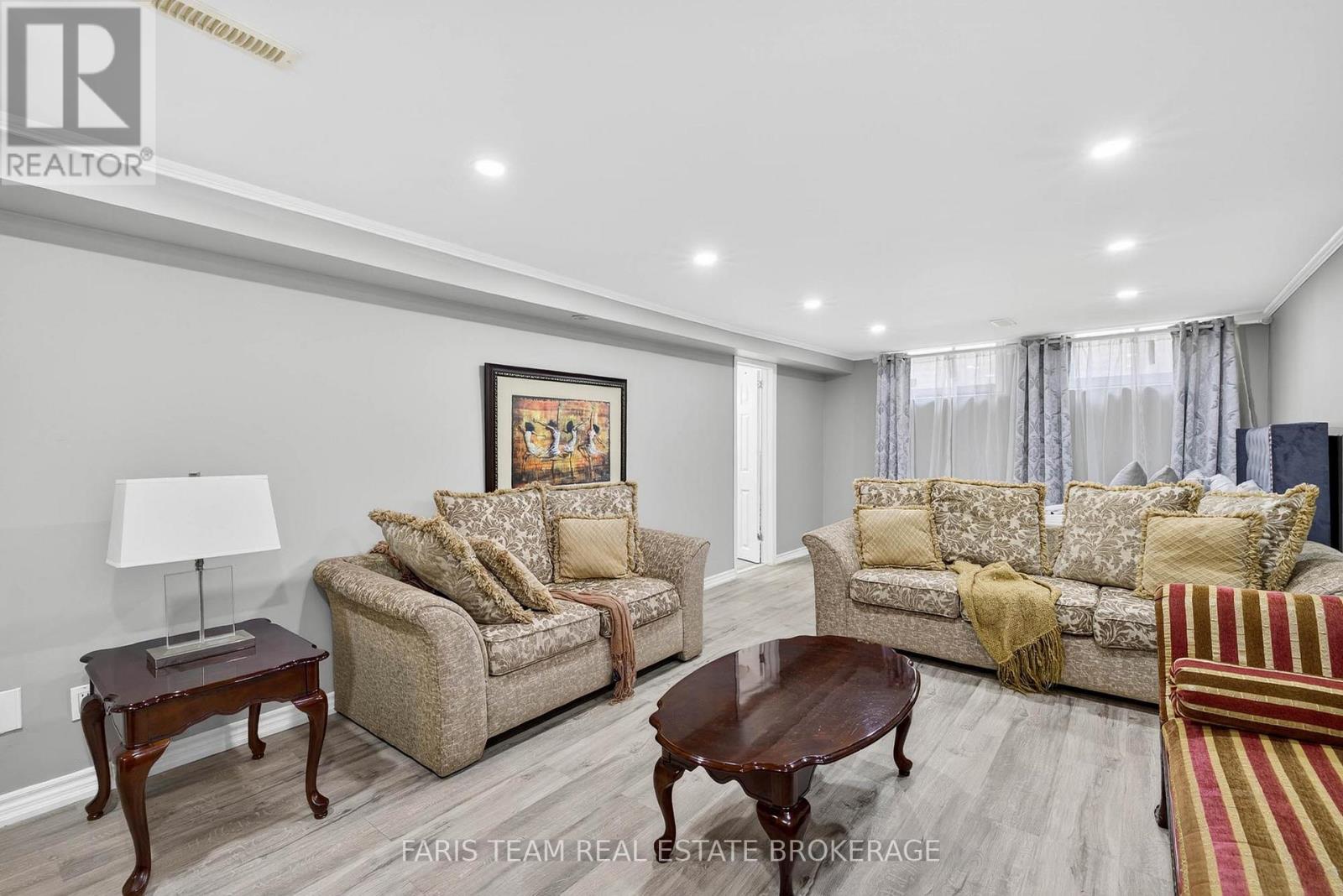 38 Collingdale Road, Toronto, Ontario  M9V 3R1 - Photo 32 - W12520538