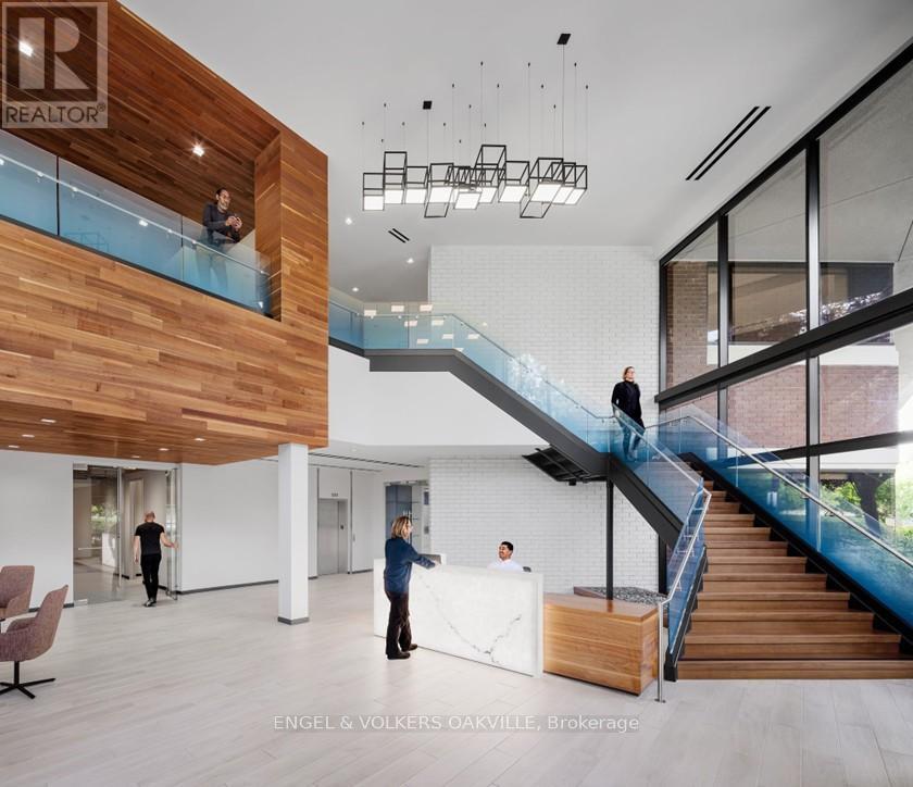 12a - 504 Iroquois Shore Road, Oakville, Ontario  L6H 3K4 - Photo 2 - W12520556