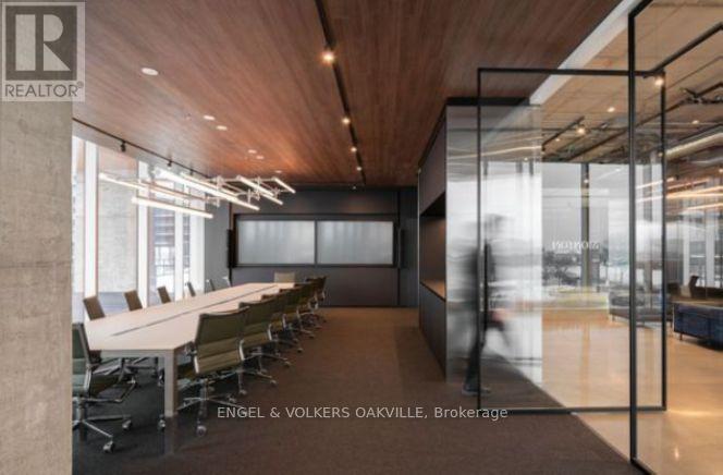 12a - 504 Iroquois Shore Road, Oakville, Ontario  L6H 3K4 - Photo 3 - W12520556