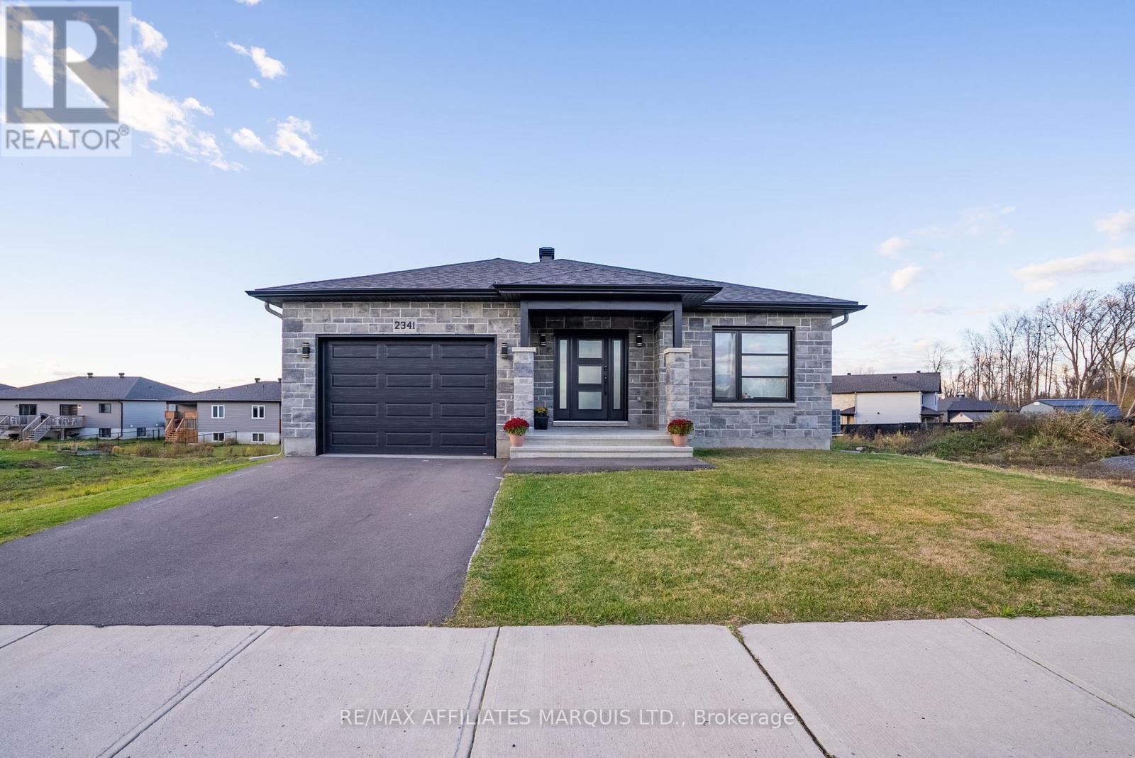 2341 Crewson Court, Cornwall, Ontario  K6H 0H9 - Photo 3 - X12507690