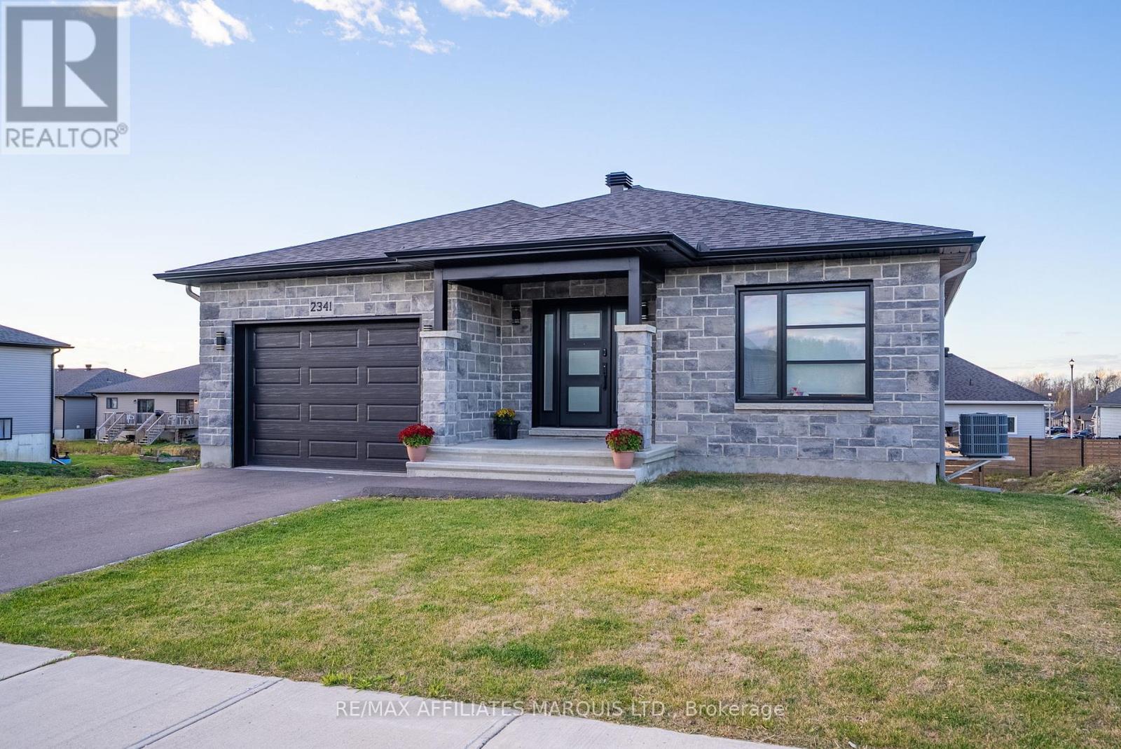 2341 Crewson Court, Cornwall, Ontario  K6H 0H9 - Photo 5 - X12507690