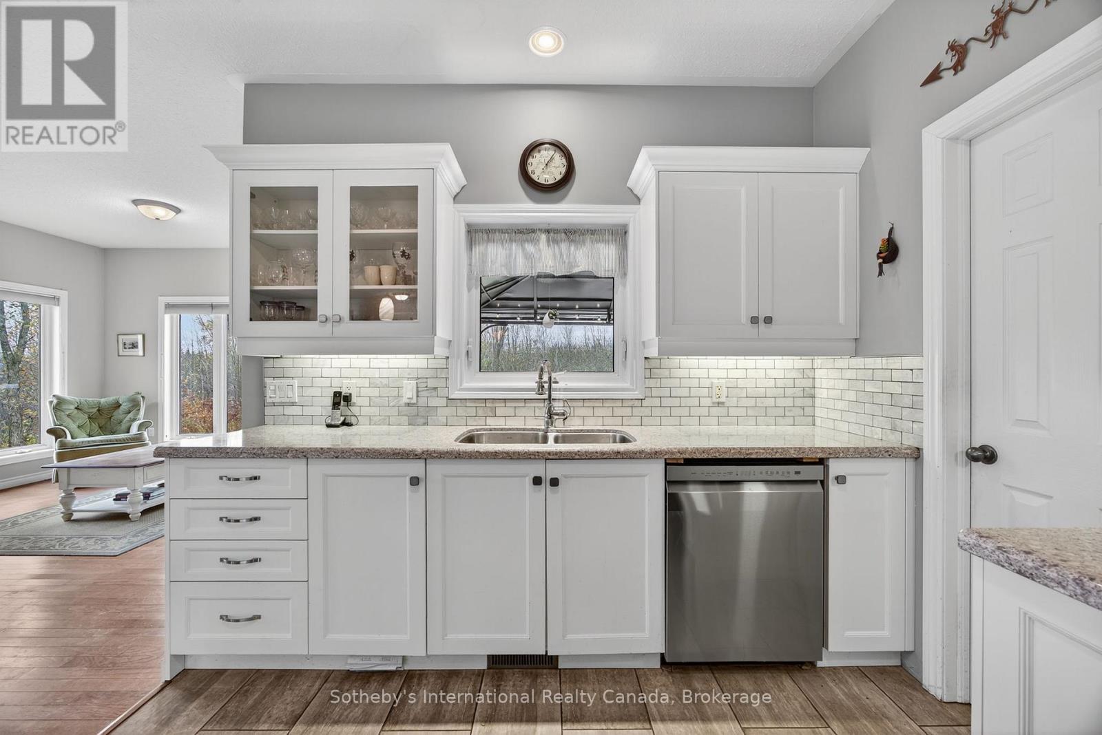 108 Ridgecrest Lane, Meaford, Ontario N0H 2P0 - Photo 11 - X12520628