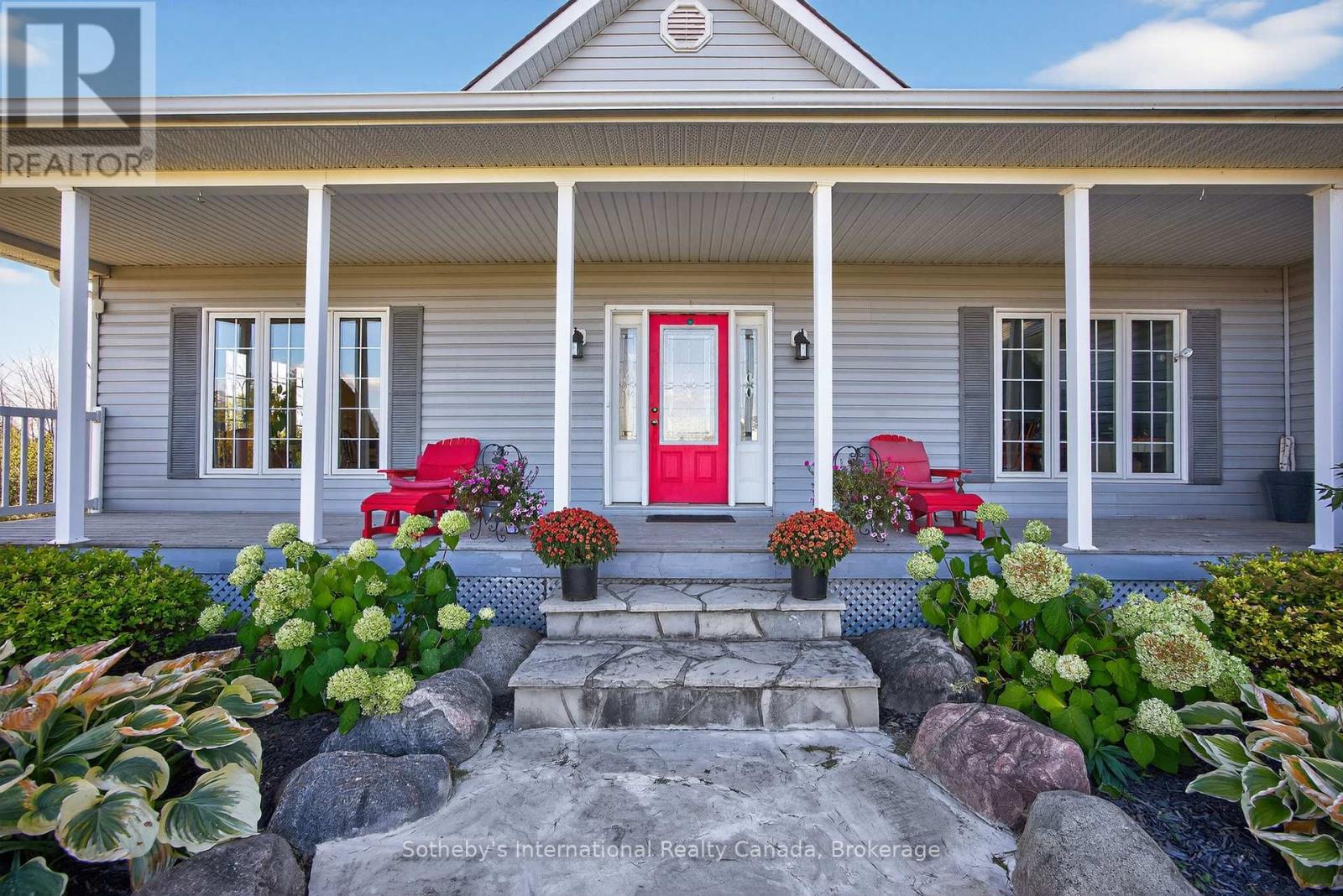 108 Ridgecrest Lane, Meaford, Ontario N0H 2P0 - Photo 2 - X12520628