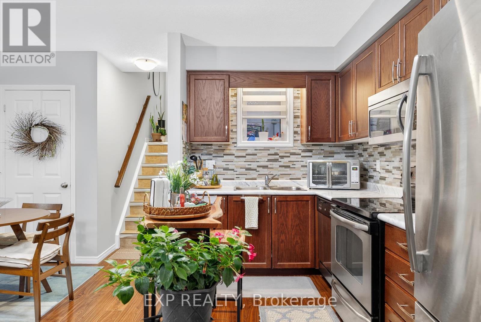 6a - 230 Jessica Crescent, Kitchener, Ontario  N2R 0C5 - Photo 4 - X12520542