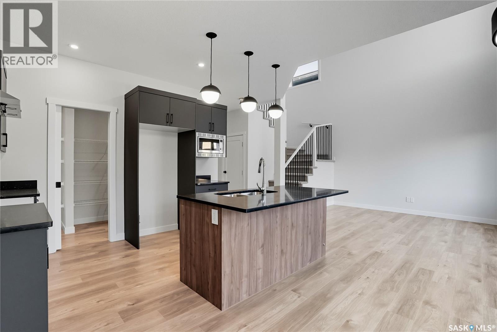 907 Traeger Manor, Saskatoon, Saskatchewan  S7V 1V8 - Photo 9 - SK023616