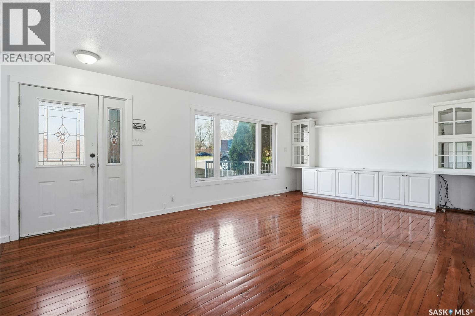 1314 Henleaze Avenue, Moose Jaw, Saskatchewan  S6H 3W2 - Photo 2 - SK022383