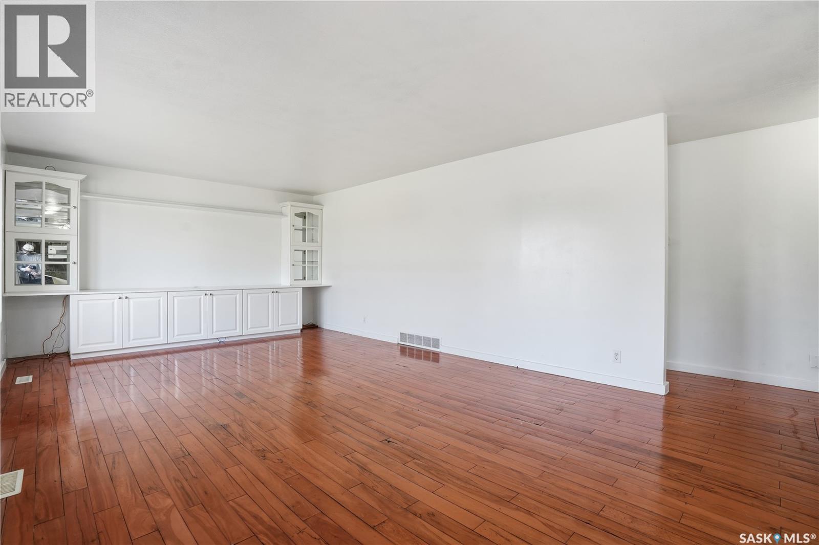 1314 Henleaze Avenue, Moose Jaw, Saskatchewan  S6H 3W2 - Photo 3 - SK022383