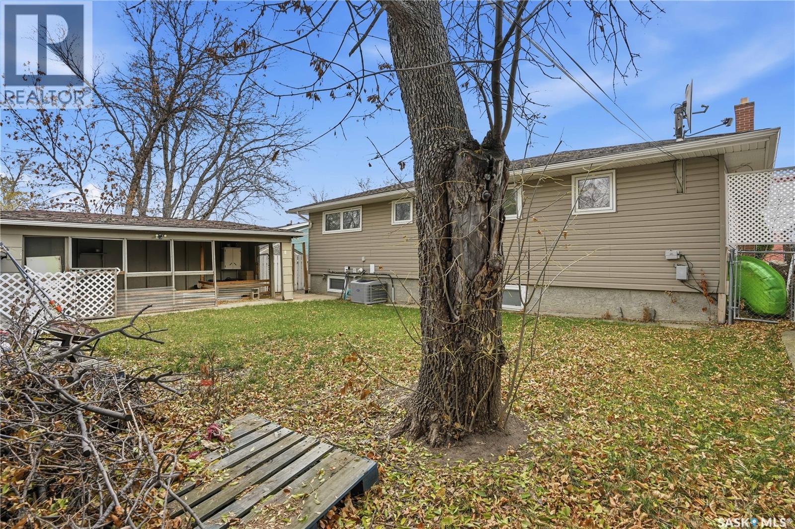 1314 Henleaze Avenue, Moose Jaw, Saskatchewan  S6H 3W2 - Photo 38 - SK022383