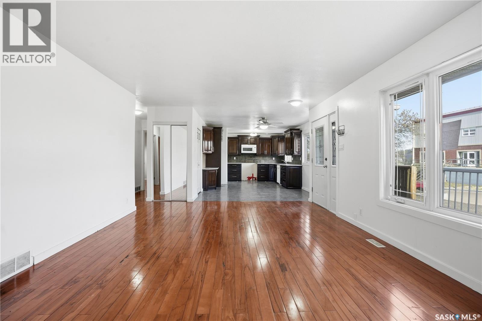 1314 Henleaze Avenue, Moose Jaw, Saskatchewan  S6H 3W2 - Photo 5 - SK022383