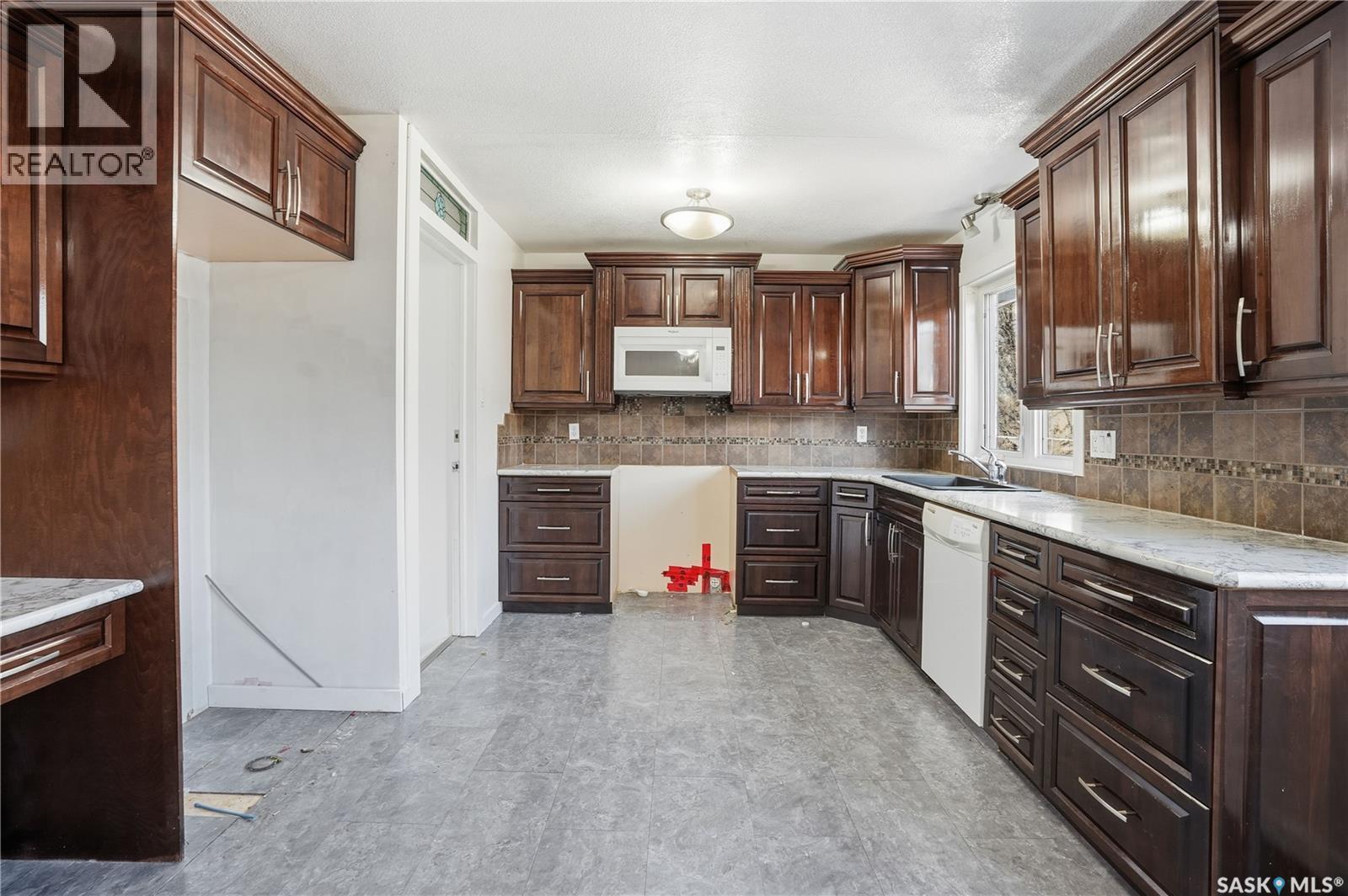 1314 Henleaze Avenue, Moose Jaw, Saskatchewan  S6H 3W2 - Photo 7 - SK022383