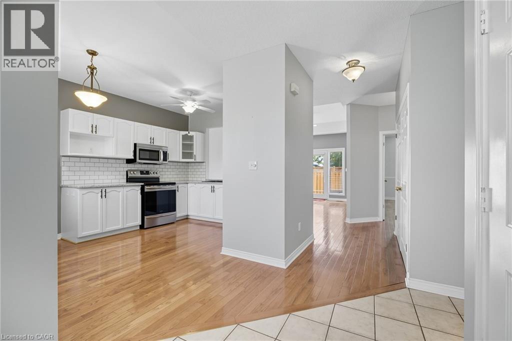 39 Twentyplace Boulevard, Hamilton, Ontario  L0R 1W0 - Photo 6 - 40785996