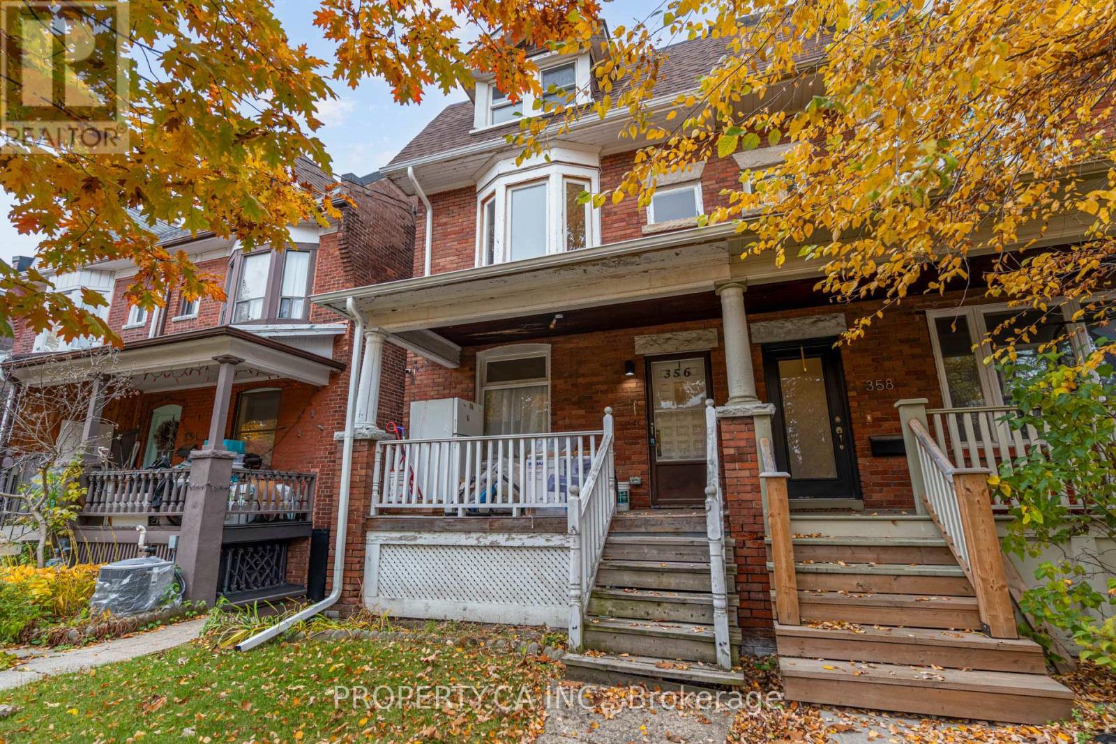 UPPER - 356 SAINT CLARENS AVENUE, Toronto, Ontario