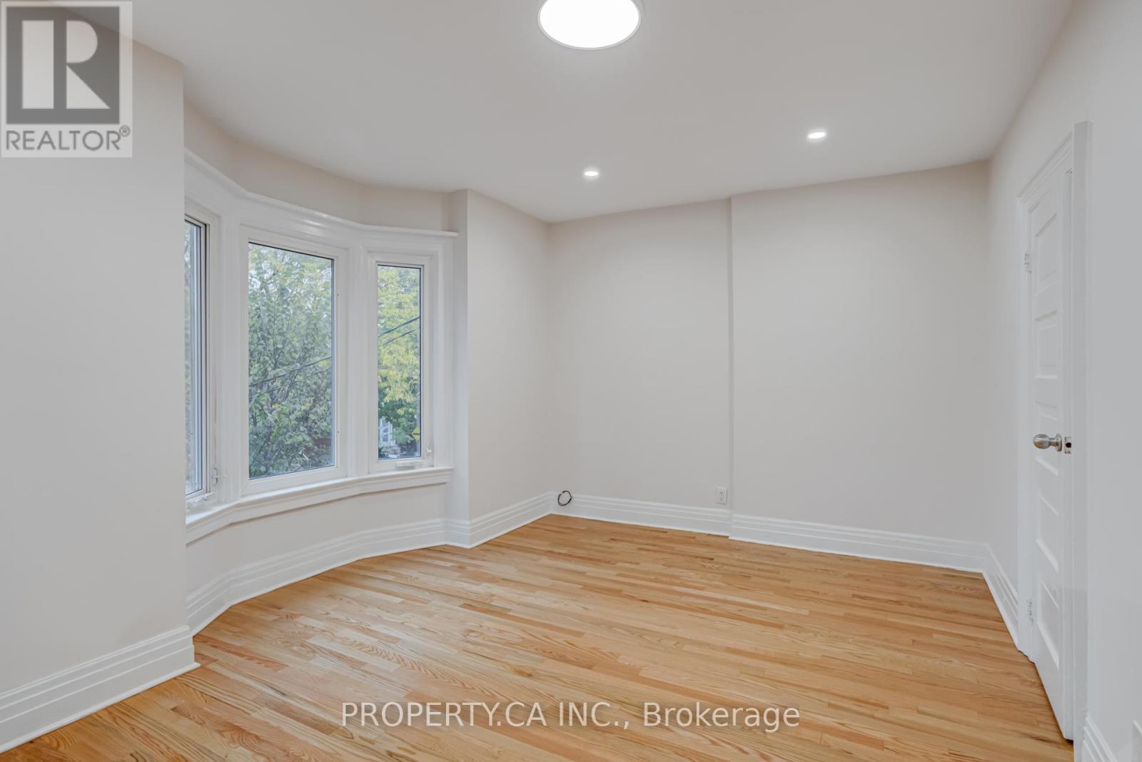 Upper - 356 Saint Clarens Avenue, Toronto, Ontario  M6H 3W3 - Photo 10 - C12520608