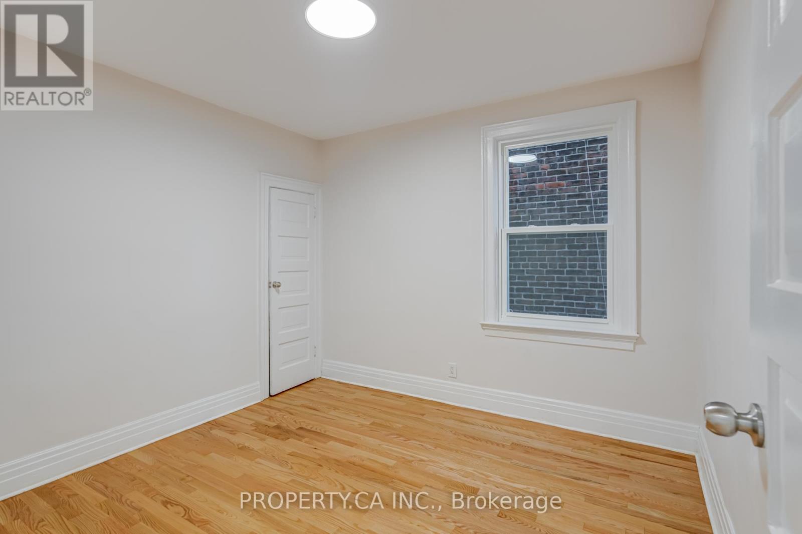 Upper - 356 Saint Clarens Avenue, Toronto, Ontario  M6H 3W3 - Photo 14 - C12520608