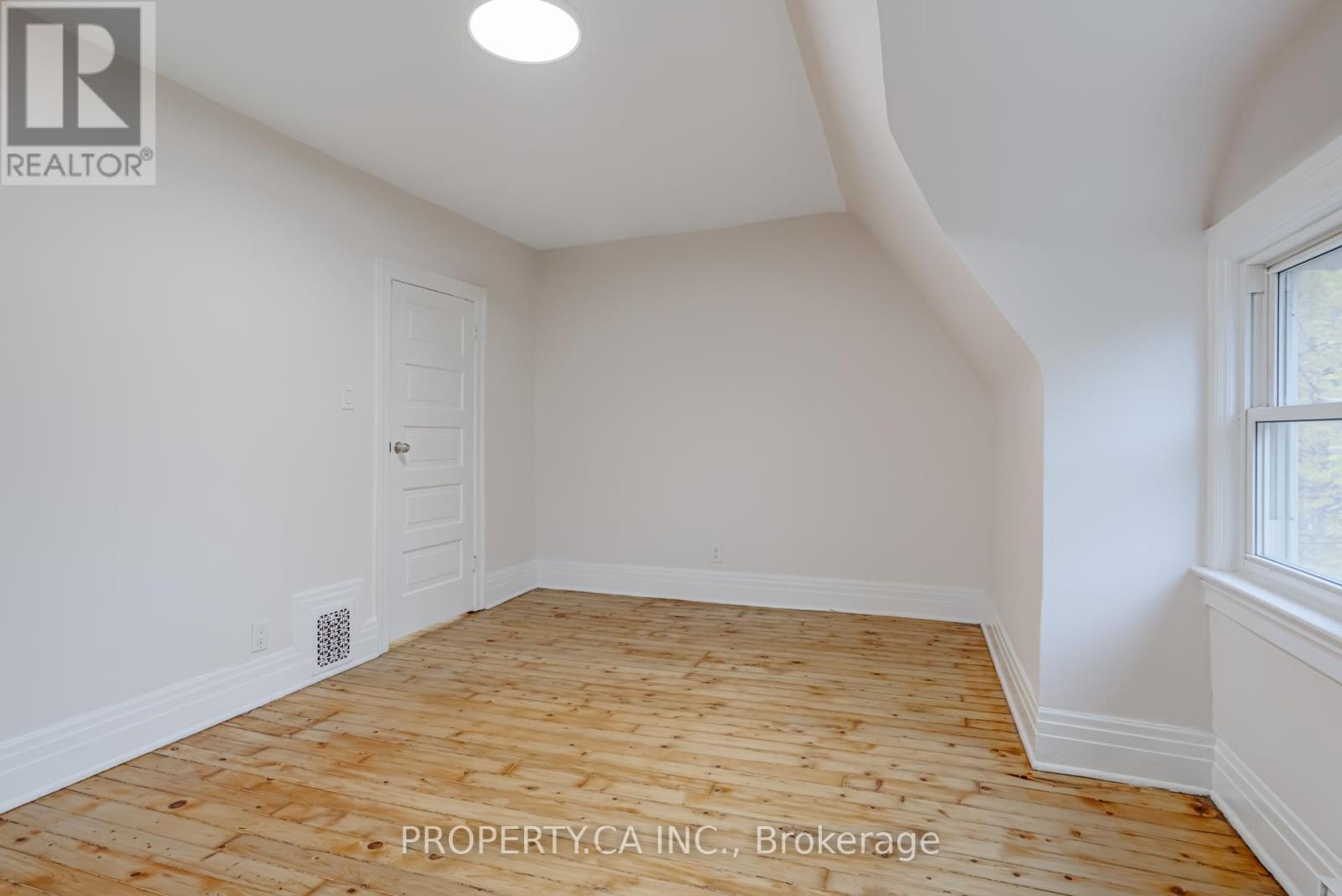 Upper - 356 Saint Clarens Avenue, Toronto, Ontario  M6H 3W3 - Photo 24 - C12520608