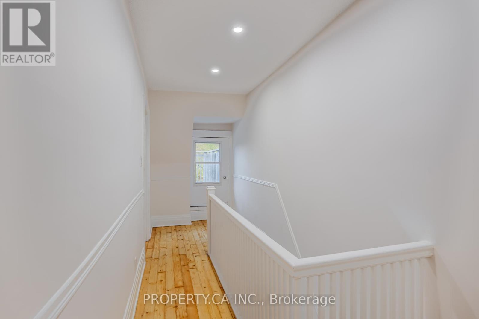 Upper - 356 Saint Clarens Avenue, Toronto, Ontario  M6H 3W3 - Photo 25 - C12520608