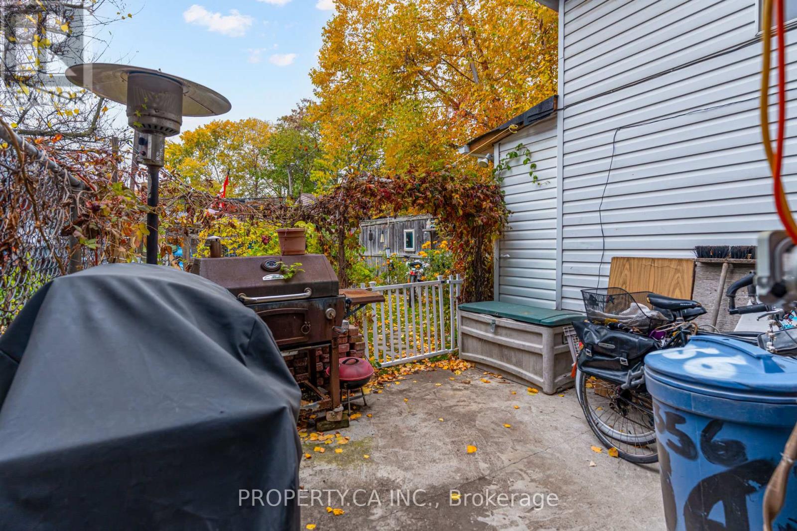 Upper - 356 Saint Clarens Avenue, Toronto, Ontario  M6H 3W3 - Photo 29 - C12520608